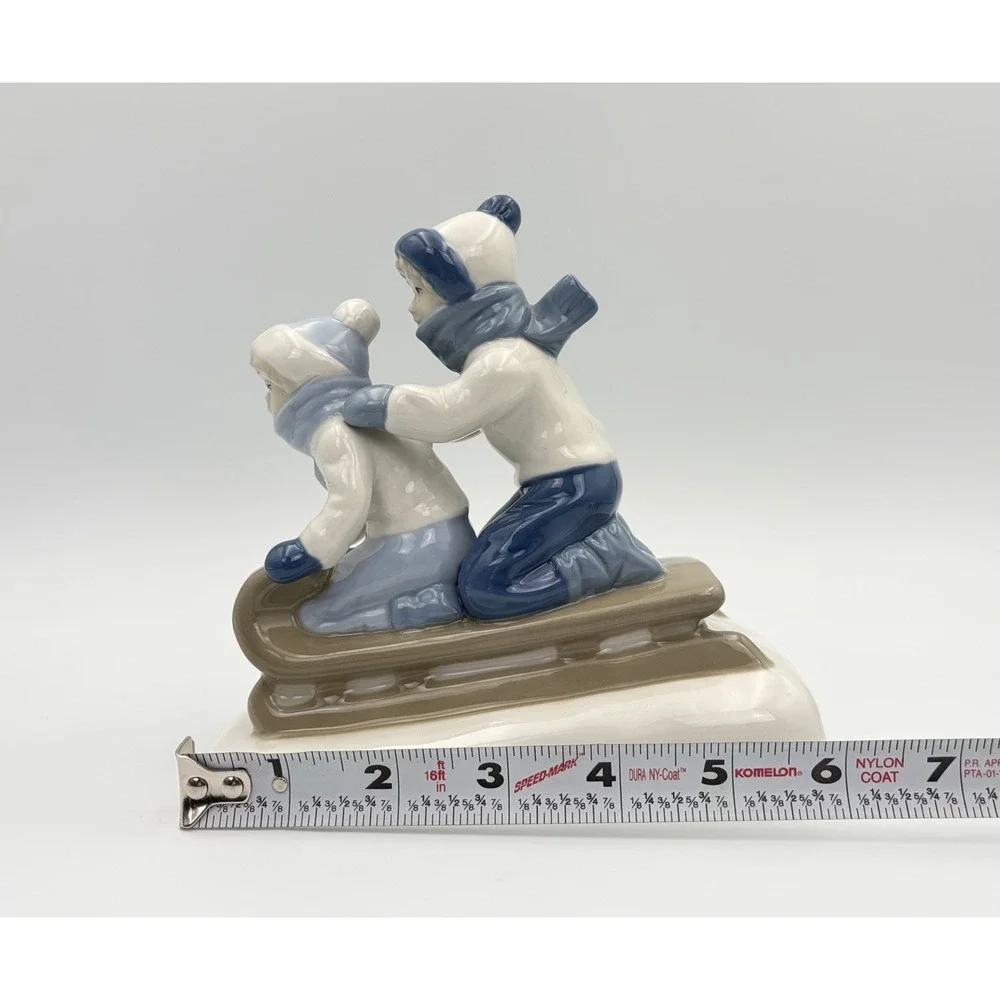 VTG 1992 Paul Sebastian Porcelana de Cuernavaca Children Sledding Sled Figurine